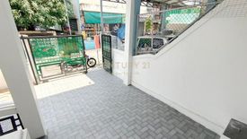 3 Bedroom Townhouse for sale in Din Daeng, Bangkok near MRT Phra Ram 9