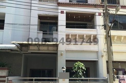 4 Bedroom Townhouse for rent in Bang Pakok, Bangkok