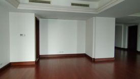 Condo for rent in Urdaneta, Metro Manila near MRT-3 Ayala