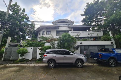 5 Bedroom House for sale in LOYOLA GRAND VILLAS, Ramon Magsaysay, Metro Manila near LRT-1 Roosevelt