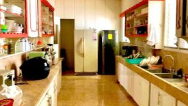 5 Bedroom House for sale in San Lorenzo, Metro Manila near MRT-3 Ayala