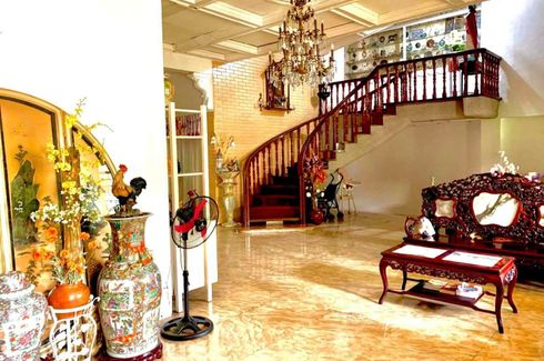 5 Bedroom House for sale in San Lorenzo, Metro Manila near MRT-3 Ayala