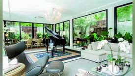 4 Bedroom House for sale in San Lorenzo, Metro Manila near MRT-3 Ayala