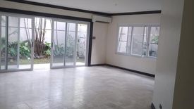 3 Bedroom House for rent in San Lorenzo, Metro Manila near MRT-3 Ayala