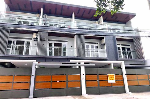 5 Bedroom Townhouse for sale in Avenue Diliman Quezon City, West Triangle, Metro Manila near MRT-3 Quezon Avenue