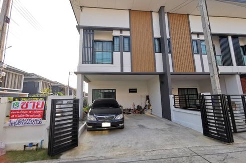 3 Bedroom Townhouse for sale in Lat Sawai, Pathum Thani
