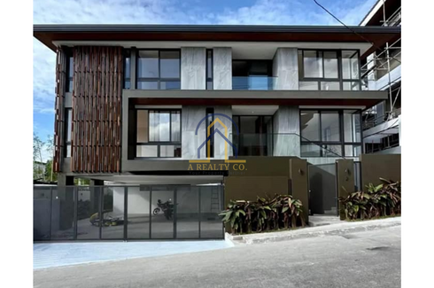 8 Bedroom Townhouse for sale in Batasan Hills, Metro Manila