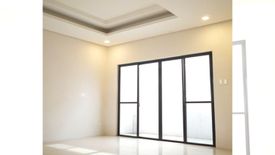 4 Bedroom House for sale in Moonwalk, Metro Manila