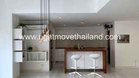 3 Bedroom Condo for sale in Serene Place Sukhumvit 24, Khlong Tan, Bangkok near BTS Phrom Phong