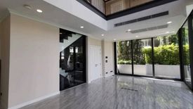 4 Bedroom House for sale in Khlong Tan Nuea, Bangkok