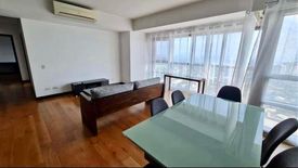 Condo for sale in San Lorenzo, Metro Manila near MRT-3 Ayala