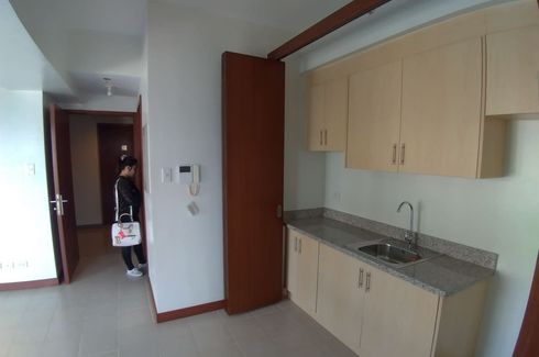 Condo for Sale or Rent in San Lorenzo, Metro Manila near MRT-3 Ayala