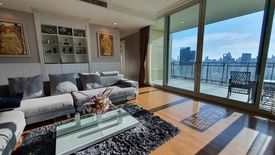 4 Bedroom Condo for sale in Khlong Tan Nuea, Bangkok