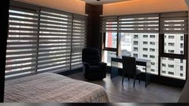 2 Bedroom Condo for rent in San Lorenzo, Metro Manila near MRT-3 Ayala