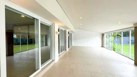 5 Bedroom House for rent in Urdaneta, Metro Manila near MRT-3 Ayala