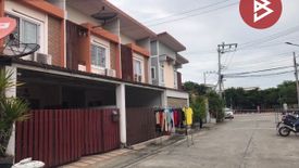 3 Bedroom Townhouse for sale in Tha Raeng, Bangkok
