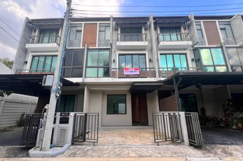 3 Bedroom Townhouse for sale in Areeya Mandarina Ekkamai-Ramintra, Lat Phrao, Bangkok