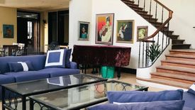 4 Bedroom House for sale in Bel-Air, Metro Manila near MRT-3 Buendia