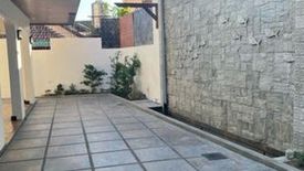 3 Bedroom House for rent in Kapitolyo, Metro Manila near MRT-3 Boni