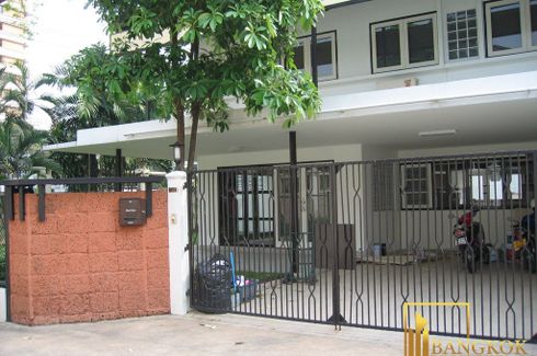 3 Bedroom House for rent in Phra Khanong Nuea, Bangkok near BTS Ekkamai