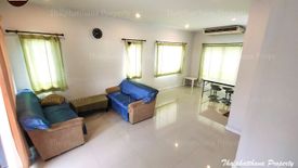 3 Bedroom Townhouse for sale in Dokmai, Bangkok