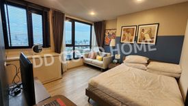 1 Bedroom Condo for sale in XT Huaikhwang, Din Daeng, Bangkok near MRT Huai Khwang