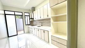 3 Bedroom House for sale in Tandang Sora, Metro Manila