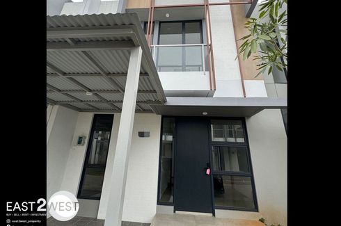 Rumah dijual dengan 4 kamar tidur di Serpong, Banten