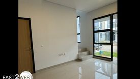 Rumah dijual dengan 4 kamar tidur di Serpong, Banten