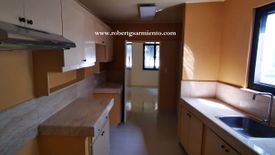 3 Bedroom Townhouse for rent in Guadalupe Viejo, Metro Manila near MRT-3 Guadalupe