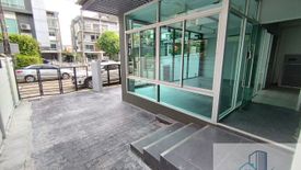 5 Bedroom Commercial for sale in b square, Wang Thonglang, Bangkok