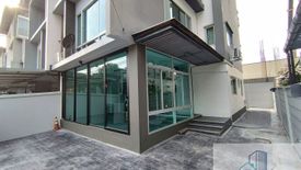 5 Bedroom Commercial for sale in b square, Wang Thonglang, Bangkok