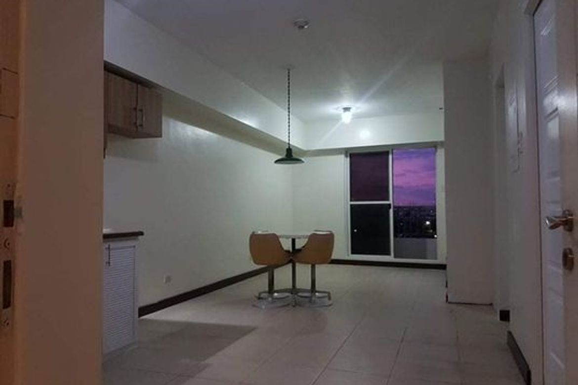 2 Bedroom Unit For Rent/ Sale at Stellar Place, Along Visayas Avenue