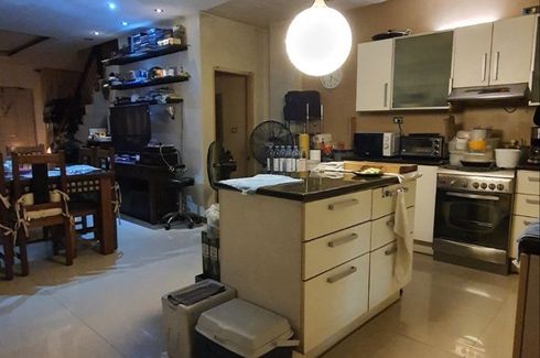 3 Bedroom Townhouse for sale in Pinagkaisahan, Metro Manila near MRT-3 Kamuning