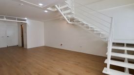 6 Bedroom Townhouse for sale in Moonwalk, Metro Manila