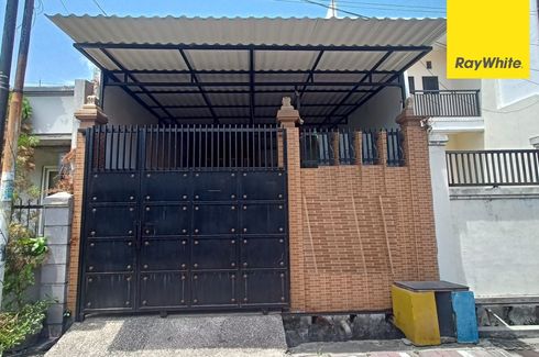 Rumah dijual dengan 4 kamar tidur di Tambaksari, Jawa Timur