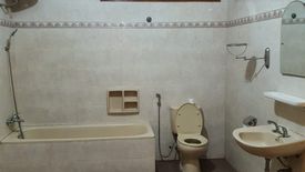 Rumah dijual dengan 4 kamar tidur di Pondok Pinang, Jakarta