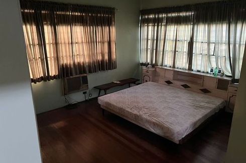 7 Bedroom House for rent in West Triangle, Metro Manila near MRT-3 Quezon Avenue