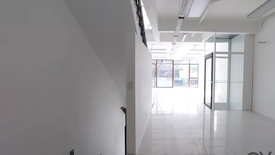 Commercial for sale in Laging Handa, Metro Manila near MRT-3 Kamuning