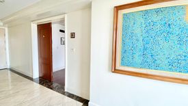 Condo for rent in Urdaneta, Metro Manila near MRT-3 Buendia