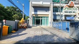 2 Bedroom Commercial for rent in Chan Kasem, Bangkok near MRT Phawana