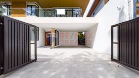 7 Bedroom House for sale in White Plains, Metro Manila