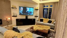 Condo for sale in San Lorenzo, Metro Manila