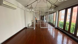 Office for rent in Khlong Toei Nuea, Bangkok near Airport Rail Link Makkasan