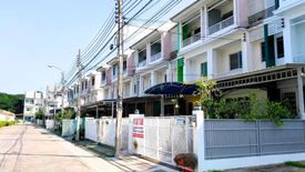 3 Bedroom Townhouse for sale in Tha Kham, Bangkok