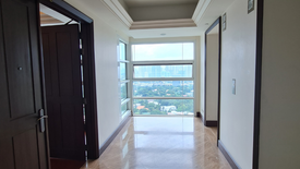 4 Bedroom Condo for rent in Urdaneta, Metro Manila near MRT-3 Ayala