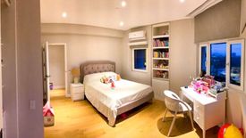 3 Bedroom Condo for sale in Urdaneta, Metro Manila near MRT-3 Ayala