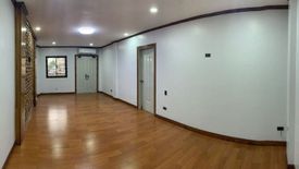 5 Bedroom Commercial for rent in Barangay 13, Metro Manila near LRT-1 Gil Puyat