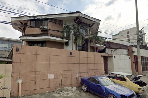 House for sale in Bahay Toro, Metro Manila near LRT-1 Roosevelt
