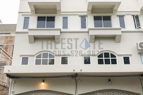 2 Bedroom Commercial for rent in Chang Phueak, Chiang Mai